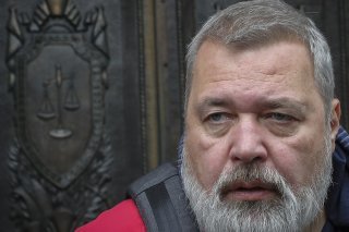 Les autorités russes tentent "de réduire au silence" le Prix Nobel de la paix Dmitri Mouratov, qu'elles ont ajouté vendredi à leur liste d'"agents de l'étranger", étiquette utilisée pour étouffer les critiques, a dénoncé samedi la présidente du Co...